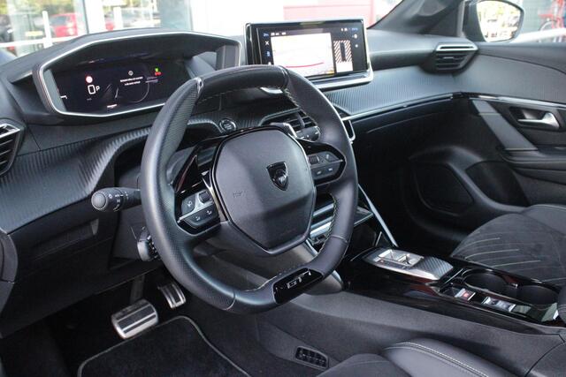 Peugeot 208 1.2 Hybrid 145PK AUTOMAAT GT PACK | ELEKTRISCH BEDIENBARE BESTUURDERSSTOEL MET MASSAGE FUNCTIE | ALCANTARA BEKLEDING | STOEL VERWARMING | CRUISE CONTROL | DAB+ RADIO | APPLE CARPLAY/ANDROID AUTO | FULL LED KOPLAMPEN | KEYLESS ENTRY/START | 17" LICHTMETALE
