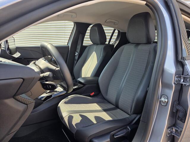 Peugeot 208 1.2 PureTech Active Pack | Nieuwe binnen | Climate control | Trekhaak | 25.000 km!
