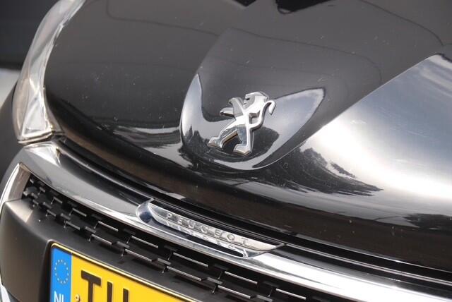 Peugeot 208 1.2 PureTech Allure, Carplay, Cruise, Navi, Parkeerhulp