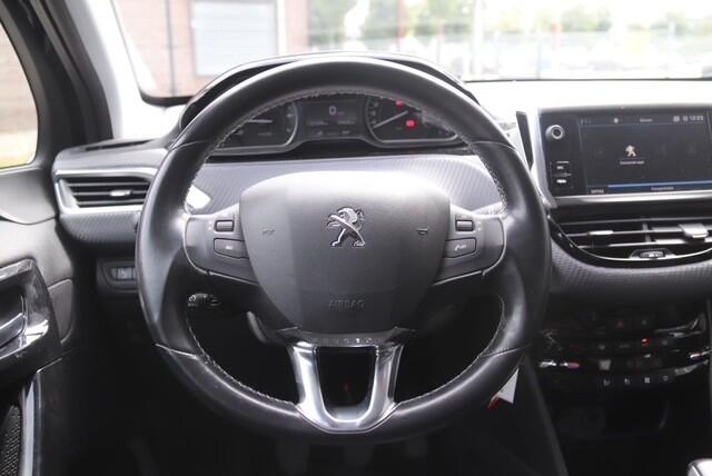 Peugeot 208 1.2 PureTech Allure, Carplay, Cruise, Navi, Parkeerhulp