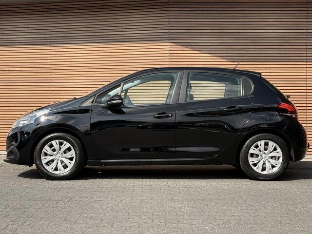 Peugeot 208 1.2 PureTech Blue Lease Active Trekhaak / Airco / Stoelverwarming / Cruise / Dealer Onderhouden!