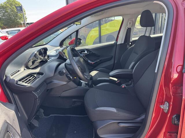 Peugeot 208 1.2 PureTech Blue Lion Incl. beurt en apk - 6M garantie - Nw. distr. riem! | Navi | Cruise | Airco | frisse auto!