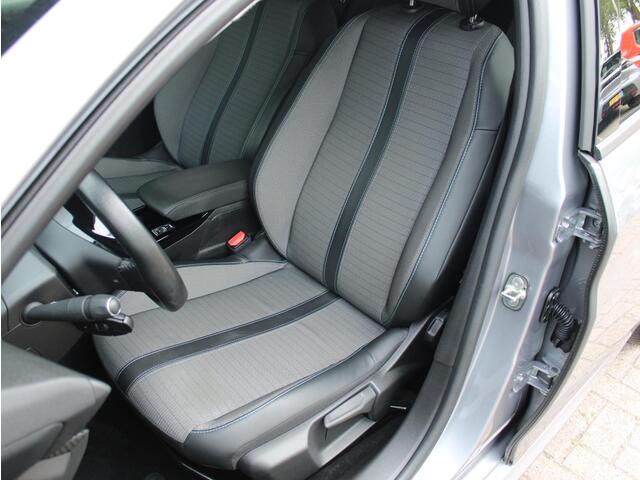 Peugeot 208 1.2T Allure | Navi/Climate/PDC