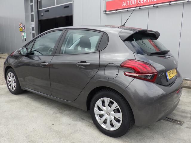 Peugeot 208 1.2 PureTech Blue Lion Airco, Carplay, Cruise, NAVI, 5 DRS, NL/NAP!