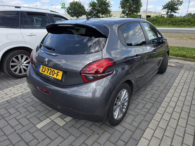 Peugeot 208 1.2 PureTech Signature | NL-Auto | Cruise Control | Airco | Apple Carplay & Android Auto