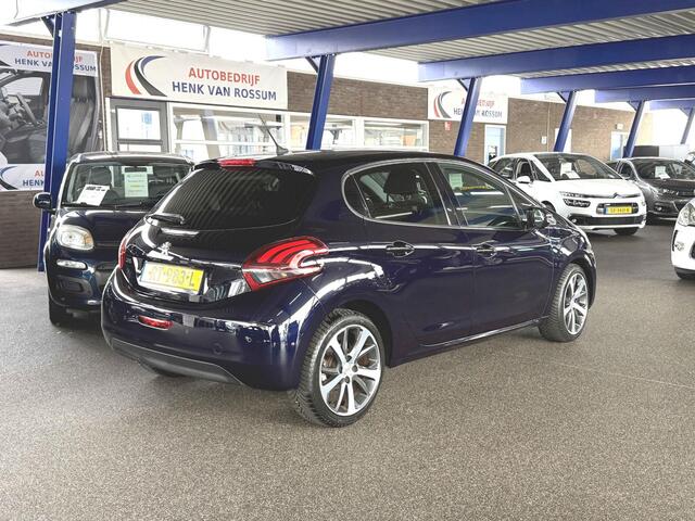 Peugeot 208 1.2 PureTech Allure Automaat | PDC | Carplay | Navi | Camera | Clima | NAP.
