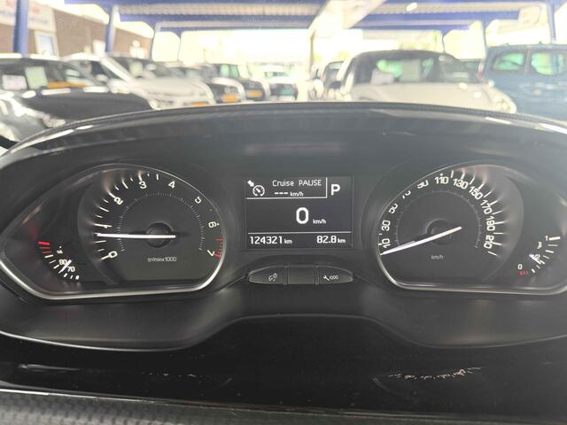 Peugeot 208 1.2 PureTech Allure Automaat | PDC | Carplay | Navi | Camera | Clima | NAP.