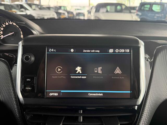 Peugeot 208 1.2 PureTech Allure Automaat | PDC | Carplay | Navi | Camera | Clima | NAP.