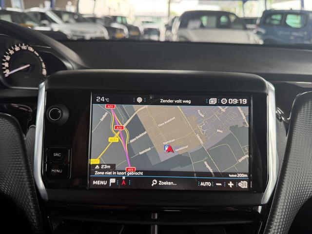 Peugeot 208 1.2 PureTech Allure Automaat | PDC | Carplay | Navi | Camera | Clima | NAP.