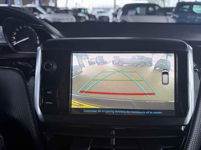 Peugeot 208 1.2 PureTech Allure Automaat | PDC | Carplay | Navi | Camera | Clima | NAP.