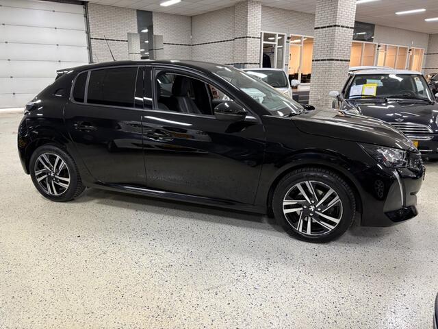 Peugeot 208 1.2 Allure 5 Drs Navigatie PDC Apple Android ECC Airco