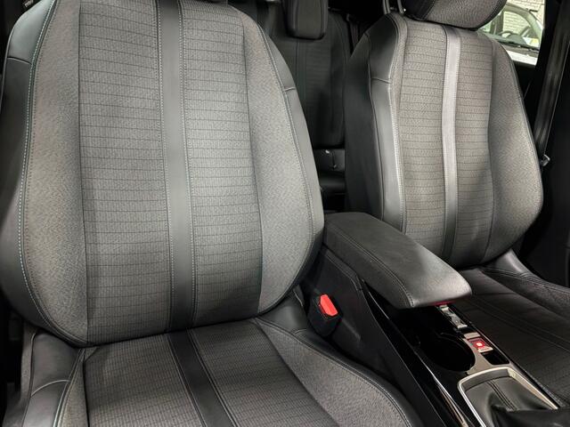 Peugeot 208 1.2 Allure 5 Drs Navigatie PDC Apple Android ECC Airco