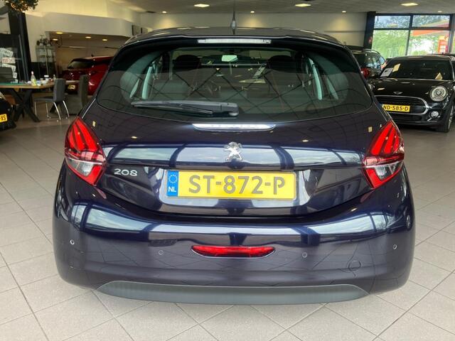Peugeot 208 1.2 PureT. Blue Lion 86 DKM BJ 2018 !!!