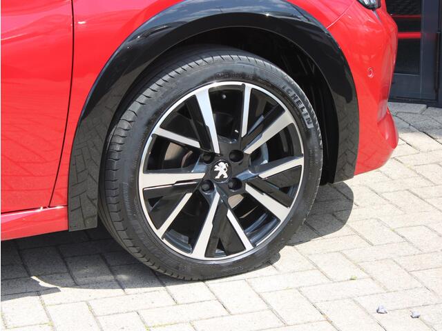 Peugeot 208 1.2 PureTech GT Pack | Stoel verwarming / Suede bekleding / Pano