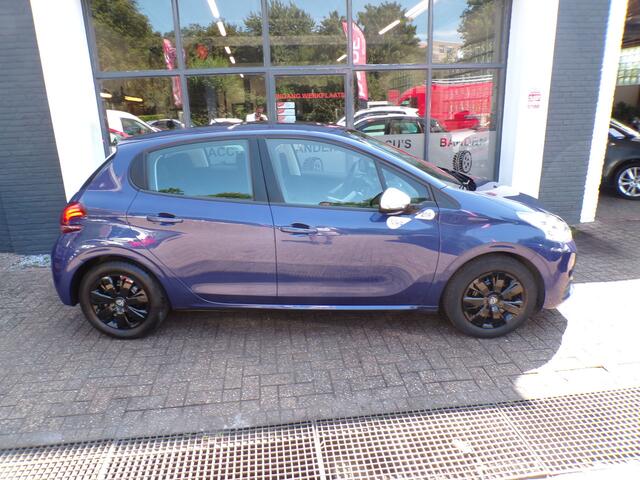 Peugeot 208 1.2 5-Drs Like 1e EIGENAAR,AIRCO!
