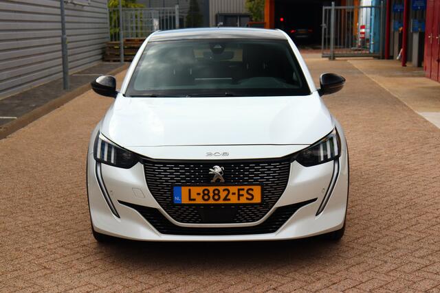 Peugeot 208 1.2 PureTech GT O.a: Camera, PDC, Adaptive Cruise, Half leder, Clima, Led, Etc.. Rijklaar! All-in prijs!