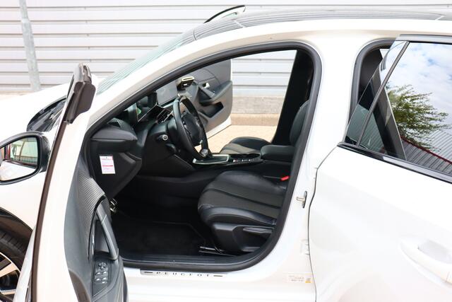 Peugeot 208 1.2 PureTech GT O.a: Camera, PDC, Adaptive Cruise, Half leder, Clima, Led, Etc.. Rijklaar! All-in prijs!