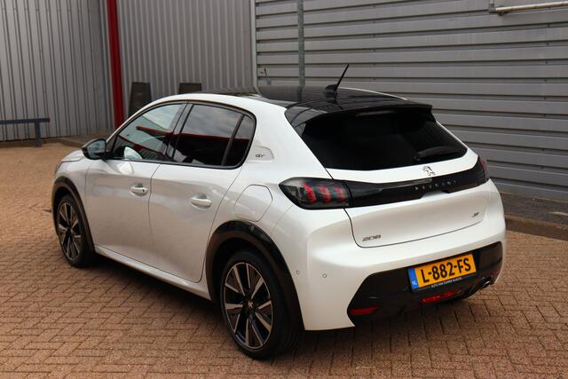 Peugeot 208 1.2 PureTech GT O.a: Camera, PDC, Adaptive Cruise, Half leder, Clima, Led, Etc.. Rijklaar! All-in prijs!