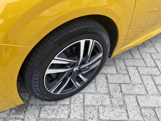 Peugeot 208 PureTech 100 Allure Pack l Stoelverwarming l Camera l Keyless