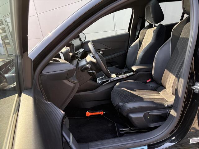 Peugeot 208 1.2 PureTech GT Pack | Camera | Cruise Control | Alcantara bekleding | Stoelverwarming | Panoramadak
