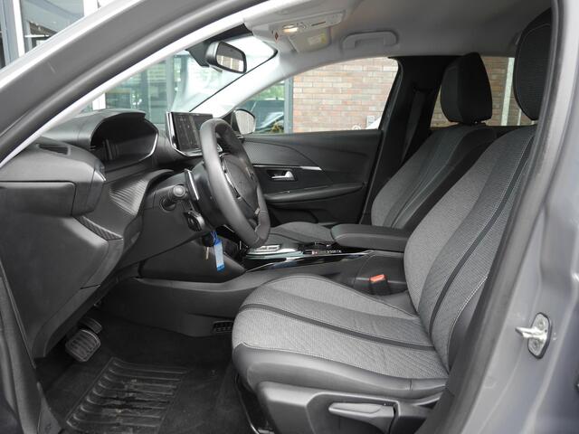 Peugeot 208 1.2 Hybrid 100 e-DCS6 Allure | Climate & Cruise Control | AppleCarplay/Android Auto | Parkeersensoren | LMV |