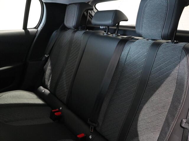 Peugeot 208 Hybrid 110 e-DCS6 Allure NAVIGATIE - AUTOMAAT - VOORRAAD