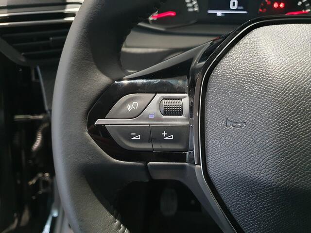 Peugeot 208 75PK Active Airco | Full Map Navigatie | Apple Carplay / Android Auto | Cruise Control | Bekleding Half Leder | 16" Lichtmetalen Velgen