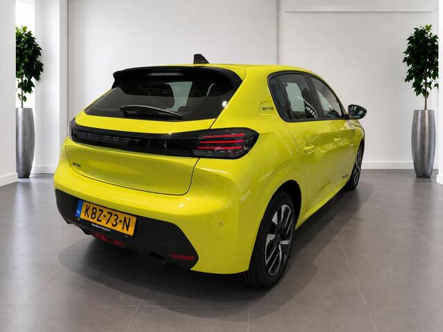 Peugeot 208 1.2 PureTech 100 Style | Navigatie | Apple Carplay/Android Auto | Parkeersensoren |