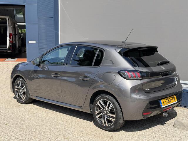 Peugeot 208 1.2 Turbo 100PK Allure | Afneembare trekhaak 1200KG | All season Banden | Navigatie via Telefoon | Keyless Start | Climate Control | LED Verlichting | Camera | Parkeersensoren | Cruise Control | Lichtmetalen Velgen | Half Lederen Bekleding |