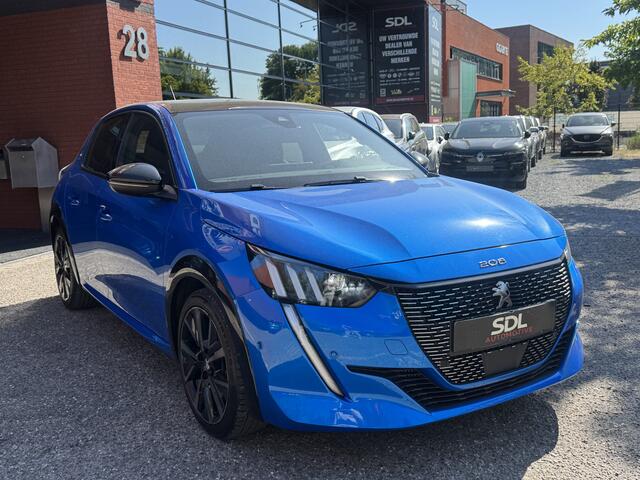 Peugeot 208 1.2 PureTech GT 131PK!! // NAVI // ADAPTIVE CRUISE // VIRTUAL COCKPIT // TREKHAAK // PANODAK //