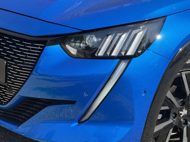Peugeot 208 1.2 PureTech GT 131PK!! // NAVI // ADAPTIVE CRUISE // VIRTUAL COCKPIT // TREKHAAK // PANODAK //