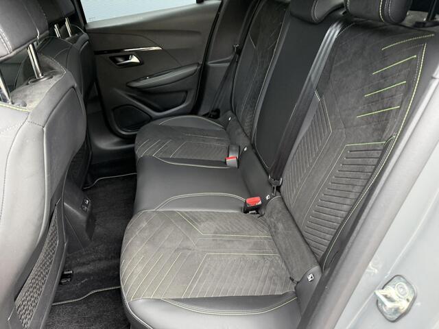 Peugeot 208 1.2 Hybrid 100 e-DCS6 GT / Dealer Onderhouden / Elektrische Stoelen / Stoel Verwarming / Keyless / Adaptive Cruise /