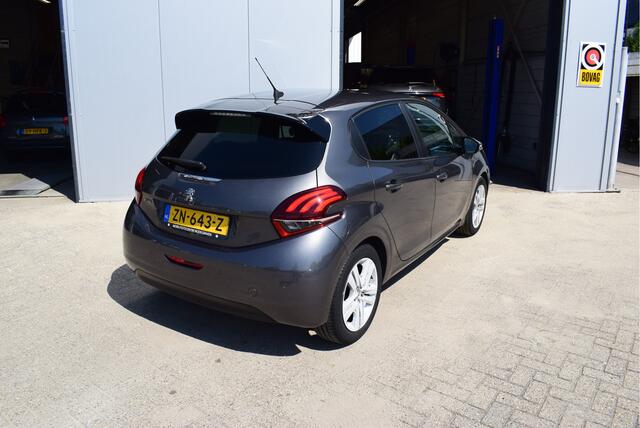 Peugeot 208 1.2 Signature | NL-Auto | NAP | Apple Carplay/Android Auto