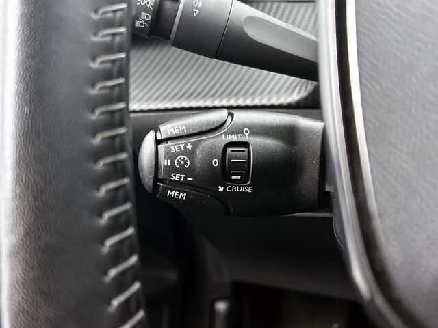 Peugeot 208 100 pk Allure Pack | Rijklaar Keyless | Camera achter |