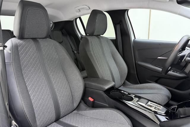 Peugeot 208 1.2 Hybrid 100 e-DCS6 Allure Apple Carplay/Android Auto l DAB l Cruise l Getint Glas Achter l LED l Climate Control l Keyless l PDC voor en Achter