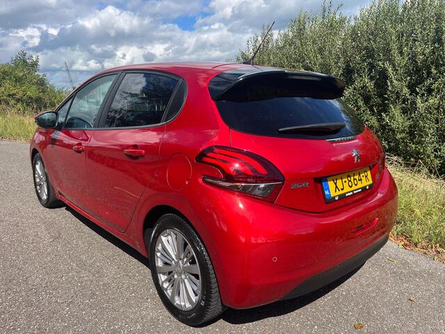 Peugeot 208 1.2 PureTech Signature