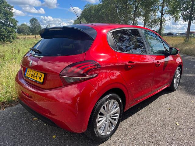 Peugeot 208 1.2 PureTech Signature