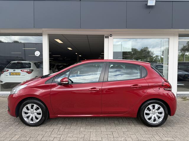 Peugeot 208 1.2 Blue Lease Executive Navi Airco Cruise Carplay Trekhaak