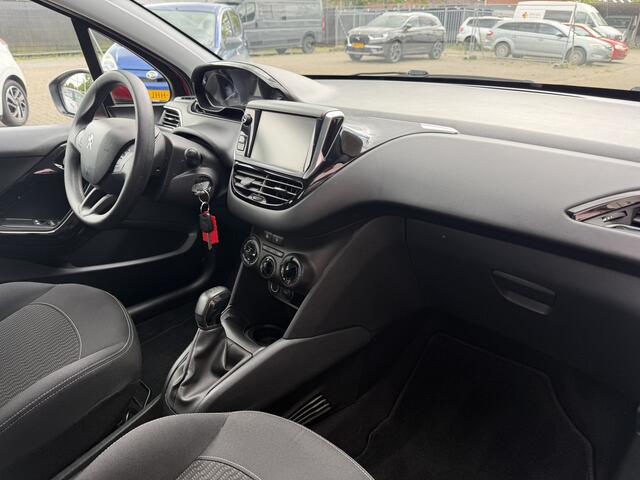 Peugeot 208 1.2 Blue Lease Executive Navi Airco Cruise Carplay Trekhaak