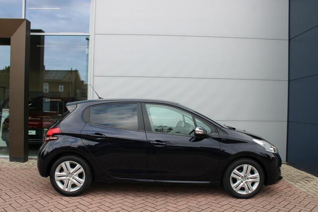 Peugeot 208 1.2 PureTech Signature Airco Navi Carplay Super mooi, dealer onderhouden