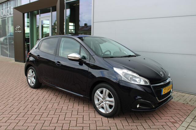 Peugeot 208 1.2 PureTech Signature Airco Navi Carplay Super mooi, dealer onderhouden