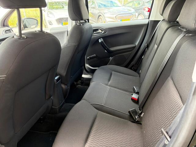 Peugeot 208 1.2 PureT. Blue Lion