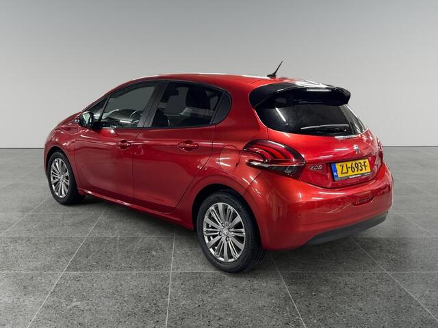 Peugeot 208 1.2 82pk Signature | AIRCO | NAVIGATIE | 16 INCH LMV