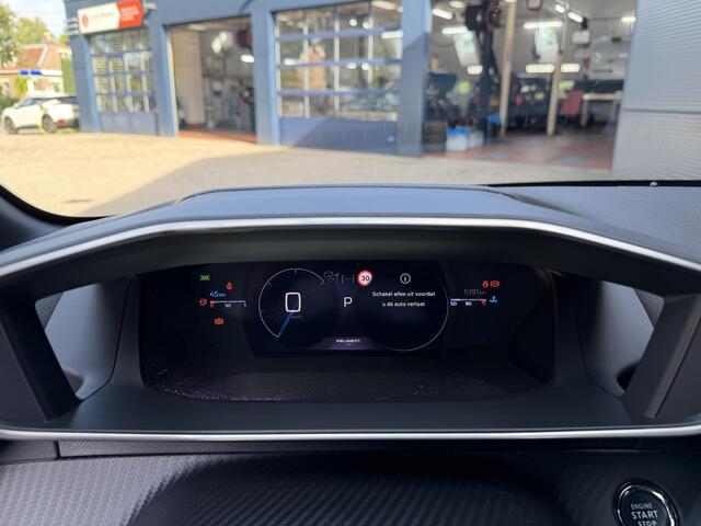 Peugeot 208 1.2 Hybrid 110PK Automaat GT | Glazen Panoramadak | Navigatie | 360 Graden Camera | Dode Hoek Detectie | Climate Control | Keyless Entry & Start | Cruise Control | Sportstoelen | Lichtmetalen Velgen | Full LED Verlichting | Parkeersensoren V+A | Dakspoiler |