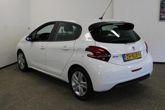 Peugeot 208 1.2 PureTech Signature