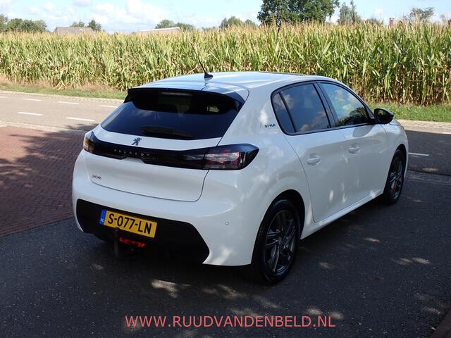 Peugeot 208 1.2 STYLE ACHTERSPOILER + GETINTE RAMEN / CRUISE / TREKHAAK / CARPLAY