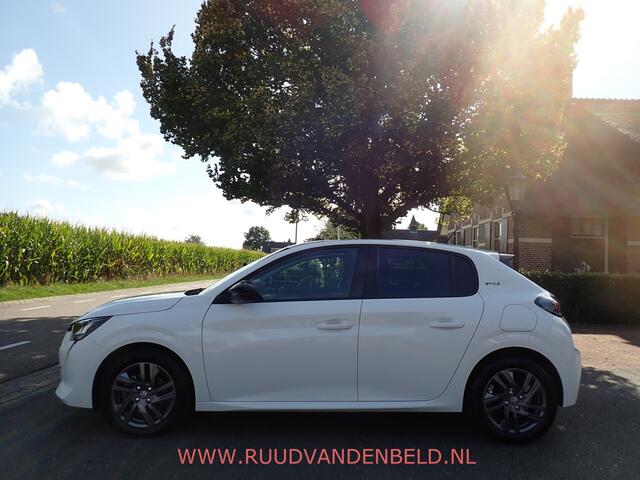 Peugeot 208 1.2 STYLE ACHTERSPOILER + GETINTE RAMEN / CRUISE / TREKHAAK / CARPLAY