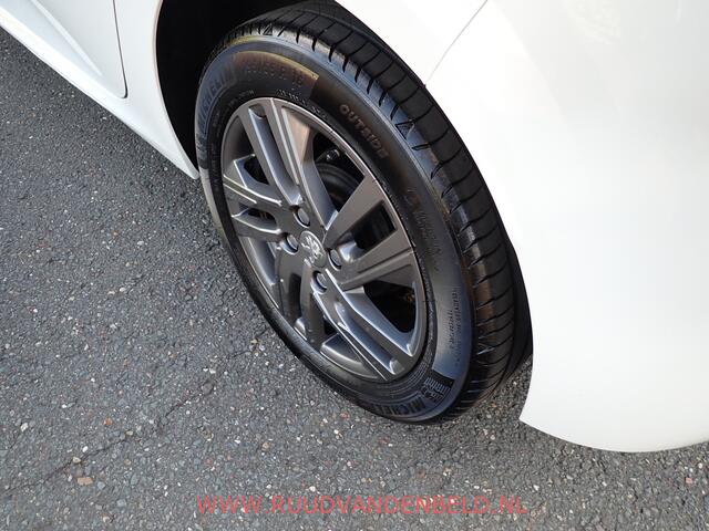 Peugeot 208 1.2 STYLE ACHTERSPOILER + GETINTE RAMEN / CRUISE / TREKHAAK / CARPLAY