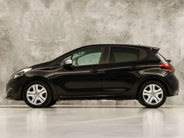 Peugeot 208 1.2 PureTech Signature (APPLE CARPLAY, LOGISCH NAP, NAVIGATIE, GETINT GLAS, SPORTSTOELEN, PARKEERSENSOREN, LM VELGEN, CRUISE, NIEUWSTAAT)