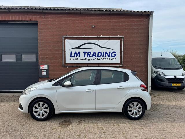 Peugeot 208 1.2 PureTech Blue Lion 5-DEURS APPLECARPLAY NAVI TREKHAAK PDC LED 2 SLEUTELS + BOEKJES!